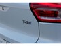 Volvo XC40 T4 AUT8 190PK R-Design | Volvo XC40 T4 AUT8 R-Design Elektrisch verstelbare voorstoelen met geheugen, Nubuck/Lederen bekleding, Harman Kardon Premium Audio, Park Assist voor & achter met camera, Volvo On Call met applicatie, Sensus Full Map Navigatie, Bluetooth telefoonvoorbereiding, 18" Lichtmetalen velgen, Sportonderstel