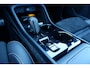 Volvo XC40 T4 AUT8 190PK R-Design | Volvo XC40 T4 AUT8 R-Design Elektrisch verstelbare voorstoelen met geheugen, Nubuck/Lederen bekleding, Harman Kardon Premium Audio, Park Assist voor & achter met camera, Volvo On Call met applicatie, Sensus Full Map Navigatie, Bluetooth telefoonvoorbereiding, 18" Lichtmetalen velgen, Sportonderstel