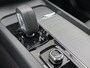 Volvo XC60 2.0 T6 Plug-in hybrid AWD Plus Dark | Adaptive cruise control | 360° camera | Trekhaak | Stoel- en stuurverwarming | Dode hoek detectie BLIS |