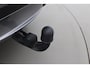 Land Rover Range Rover Velar P250 Turbo AWD S | 22 Inch | ACC | Trekhaak | Camera | Stoelverwarming | Getint Glas