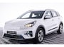 Kia e-Niro DynamicLine 64 kWh | SOH 100% | NAVI | Half LEDER | CARPLAY | STOELVERWARMING