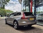 Volvo V60 Cross Country 2.0 B5 AWD Pro AUTOMAAT | Afn. Trekhaak | Panodak | Adapt. Cruise Control | LM Velgen | Climate Control