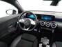 Mercedes-Benz CLA Shooting Brake 200 AMG 164pk // Panoramadak // Sfeerverlichting // Privacy Glas // 19" Velgen // Carplay // Augmented Reality