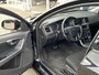 Volvo V60 1.6 T4 Kinetic / Automaat / NL-Auto / 179 Pk /  Cruise-Control / Radio-Bluetooth / Navi / Airco / Armsteun V+A / Elektr.-Pakket / PDC-Achter / 16'' LMV / ENZ.