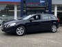 Volvo V60 1.6 T4 Kinetic / Automaat / NL-Auto / 179 Pk /  Cruise-Control / Radio-Bluetooth / Navi / Airco / Armsteun V+A / Elektr.-Pakket / PDC-Achter / 16'' LMV / ENZ.