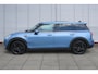 MINI Clubman 1.5 Cooper Chili Business Plus | 1 jaar BOVAG-garantie | Camera | Parkeersensoren | Trekhaak (afneembaar) | All-Season Banden | Harman Kardon