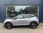 Peugeot 2008 1.2 Hybrid 145 PK Allure Automaat | € 4000 DEMO VOORDEEL | 2025 Auto | Hybride Elektrisch rijden met Automaat | Keyless entry/Start | Parkeercamera 360 graden | Stoelverwarming | LED Verlichting | Navigatie via Telefoon | 17" Lichtmetalen Velgen | Cruise & Climate Control | Dode Hoek Bewaking |