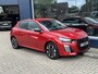 Peugeot 208 1.2 Turbo 100 PK Allure | € 5200 DEMO korting | Nieuwste Model | 2025 Auto | Stoelverwarming | Navigatie | 360 graden Camera + dodehoek detectie | LED Verlichting | Parkeersensoren | Privacy Glas | Half Lederen Bekleding | Lichtmetalen Velgen |
