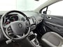 Renault Captur TCe 120PK Intens / CAMERA/ Navi / Parkeer sensoren V+A