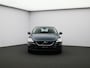 Volvo V40 2.0 T2 Nordic+ / Cruise Control / Standkachel / Stoelverwarming / Parkeersensoren achter / Navigatie / On Call / Verwarmbare voorruit /