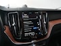 Volvo XC60 2.0 T6 350pk Plug-in hybrid AWD Ultimate Dark Navigatie / 20 inch / Camera / Pano-dak