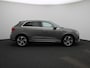 Audi Q3 35 TFSI S edition | 19'' LM velgen | Ambianceverlichting | Verwarmde voorstoelen | Camera | Apple Carplay / Android Auto | Assistentie pakket |