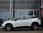Peugeot 2008 1.2 PureTech Active Pack | Navigatie | Parkeersensoren achter | Cruise control | Climate control | Lage km.stand | Lichtmetalen velgen | Regensensor