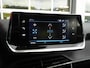 Peugeot 2008 1.2 PureTech Active Pack | Navigatie | Parkeersensoren achter | Cruise control | Climate control | Lage km.stand | Lichtmetalen velgen | Regensensor