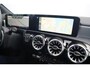 Mercedes-Benz A-klasse 180 AMG Line Night Pakket Automaat Panoramadak 19 inch Keyless Sfeerverlichting Burmester Carplay Navigatie Camera Half Leder Stoelverwarming NAP! Dealer onderhouden!