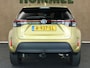Toyota Yaris Cross 1.5 Hybrid Executive ORIGINEEL NEDERLANDSE AUTO - TREKHAAK 750KG GEREMD TREKGEWICHT - HEAD-UP DISPLAY - PARKEERSENSOREN VOOR EN ACHTER - JBL GELUIDSINSTALLATIE - STOEL VERWARMING - DRAADLOZE OPLADER - DODEHOEK DETECTIE