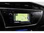 Toyota Auris Touring Sports 1.8 Hybrid Lease Exclusive, AUTOMAAT | DEELS LEER | PANORAMADAK | TREKHAAK | STOELVERWARMING