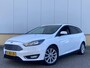 Ford Focus 1.0 125PK Automaat Titanium Wagon Trekhaak, navigatie, winterpakket, privacy glass