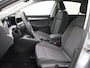 Volkswagen Golf 1.5 TSI Life Edition 116 PK | Apple Carplay | 18" Lichtmetalen velgen | Climate control | Parkeersensoren | Getinte ruiten | Keyless access |