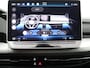 Volkswagen Golf 1.5 TSI Life Edition 116 PK | Apple Carplay | 18" Lichtmetalen velgen | Climate control | Parkeersensoren | Getinte ruiten | Keyless access |