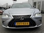 Lexus ES 300h Business Line NWE MODEL BLIND SPOT STUURVERW STOELVERW SCHUIF/KANTELDAK PARK-SENSOREN APPLE CARPLAY/ ANDROID AUTO