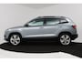 Skoda Karoq 1.5 TSI ACT Style Business (PANORAMADAK, CRUISE ADAPTIEF, PARKEERSENSOREN, STOELVERWARMING, NAVIGATIE, AUTOMAAT)