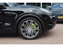 Porsche Cayenne 3.0 S E-Hybrid / Panoramadak / Camera / Luchtvering / 21'' / Leder / Keyless / Navigatie / Stoelverwarming / Cruise Control