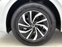 Volkswagen Polo 1.0 TSI Life Edition 95 PK | Camera | Climate control | Apple Carplay | Parkeersensoren achter | Navigatie | 15" Lichtmetalen velgen | LED koplampen | Android Auto | Telefoon draadloos laden | Ruiten getint |