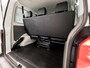 Volkswagen Transporter Kombi 2.0 TDI L1H1 Comfortline 9 Persoons (APPLE CARPLAY, TREKHAAK, PARKEERSENSOREN, GETINT GLAS, ELEK RAMEN, NIEUWE APK, NIEUWSTAAT)