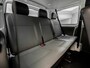 Volkswagen Transporter Kombi 2.0 TDI L1H1 Comfortline 9 Persoons (APPLE CARPLAY, TREKHAAK, PARKEERSENSOREN, GETINT GLAS, ELEK RAMEN, NIEUWE APK, NIEUWSTAAT)