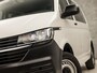 Volkswagen Transporter Kombi 2.0 TDI L1H1 Comfortline 9 Persoons (APPLE CARPLAY, TREKHAAK, PARKEERSENSOREN, GETINT GLAS, ELEK RAMEN, NIEUWE APK, NIEUWSTAAT)