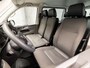 Volkswagen Transporter Kombi 2.0 TDI L1H1 Comfortline 9 Persoons (APPLE CARPLAY, TREKHAAK, PARKEERSENSOREN, GETINT GLAS, ELEK RAMEN, NIEUWE APK, NIEUWSTAAT)