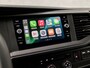 Volkswagen Transporter Kombi 2.0 TDI L1H1 Comfortline 9 Persoons (APPLE CARPLAY, TREKHAAK, PARKEERSENSOREN, GETINT GLAS, ELEK RAMEN, NIEUWE APK, NIEUWSTAAT)