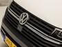 Volkswagen Transporter Kombi 2.0 TDI L1H1 Comfortline 9 Persoons (APPLE CARPLAY, TREKHAAK, PARKEERSENSOREN, GETINT GLAS, ELEK RAMEN, NIEUWE APK, NIEUWSTAAT)