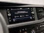 Volkswagen Transporter Kombi 2.0 TDI L1H1 Comfortline 9 Persoons (APPLE CARPLAY, TREKHAAK, PARKEERSENSOREN, GETINT GLAS, ELEK RAMEN, NIEUWE APK, NIEUWSTAAT)