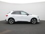 Audi Q3 35 TFSI S edition Competition | Automaat | S-line | Optiek zwart | Trekhaak | 19 Inch Velgen | Stoelverwarming | Airco | cruise control |