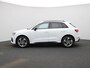Audi Q3 35 TFSI S edition Competition | Automaat | S-line | Optiek zwart | Trekhaak | 19 Inch Velgen | Stoelverwarming | Airco | cruise control |