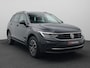 Volkswagen Tiguan 1.4 Life Business eHybrid 245PK DSG keyless, head-up, led koplampen, achteruitrijcamera, elektrische achterklep, side assist, keyless, stuur-stoelverwarming, alarm, 17" lichtmetaal