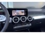 Mercedes-Benz GLB GLB 180 Automaat AMG Line 7-Persoons | Premium Plus Pakket | Nightpakket | Parkeerpakket met 360°-camera | Sfeerverlichting | Stoelverwarming | Multibeam LED | Trekhaak