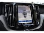 Volvo XC60 T6 Plug-in hybrid AWD Ultimate Dark | Luchtvering | Head-up display | Elektr. Trekhaak