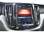 Volvo XC60 T6 Plug-in hybrid AWD Ultimate Dark | Luchtvering | Head-up display | Elektr. Trekhaak
