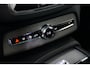 Volvo XC90 T8 Ultimate Dark | B&W | HUD | Luchtvering | Trekhaak | 360 | Stoelventilatie |