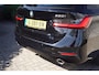 BMW 3-Serie Touring 330i Execut Edition Autom 260 PK Navi Clima Apple Carplay Cruise LED Kopl 2x PDC HiFi Sound LMV 18 ENZ NL Auto