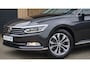 Volkswagen Passat Variant 1.8 TSI 180PK Highline Virtual Cockpit Trekhaak Leder/Alcantara Keyless *Geïntegreerde kinderstoel* LED *Complete Passat*