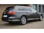 Volkswagen Passat Variant 1.8 TSI 180PK Highline Virtual Cockpit Trekhaak Leder/Alcantara Keyless *Geïntegreerde kinderstoel* LED *Complete Passat*