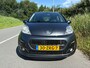 Peugeot 107 1.0 Active de auto is 5 deurs beschikt over airco en is goed onderhouden