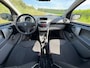 Peugeot 107 1.0-12V XS is goed onderhouden en beschikt over airco. facturen van onderhoud aawenzig met boekje