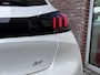 Peugeot e-208 GT Pack EV 3-FASEN 50kWh 136pk | ALCANTARA | PANODAK | DODEHOEKBEW. | ADAPTIVE CRUISE | NAVI | STOELVERW. | CAMERA | DAB+ | LM-VELGEN 17" |