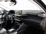 Peugeot 208 Allure 1.2 Hybrid 110 pk Automaat DODE HOEK | 16''LM | CRUISE.C | DAB | NAVI | PDC + CAM. VOOR & ACHTER