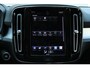 Volvo XC40 T5 Twin Engine Momentum Pro | Adaptieve Cruise Control | Pilot Assist | BLIS | Keyless | Elektrische Achterklep | 19 Inch Lichtmetalen Velgen | Achteruitrijcamera | Parkeersensoren Voor & Achter | Full-Led Koplampen Met Bochtverlichting | Mistlampen | Getint Glas | Voorruitverwarming | Volvo On Call